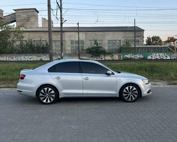 Фольксваген Джетта 2013 в Львове на Automoto.ua Серый Фольксваген Джетта, объемом двигателя 1.39 л и пробегом 290 тыс. км за 7900 $, фото 1 на Automoto.ua