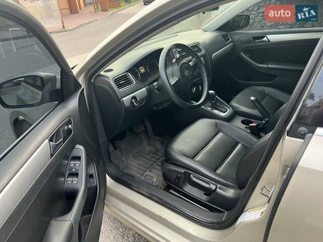 Сірий Фольксваген Джетта, об'ємом двигуна 2.48 л та пробігом 218 тис. км за 8900 $, фото 7 на Automoto.ua
