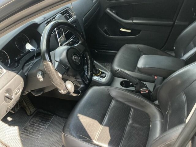 Серый Фольксваген Джетта, объемом двигателя 1.8 л и пробегом 322 тыс. км за 8200 $, фото 7 на Automoto.ua