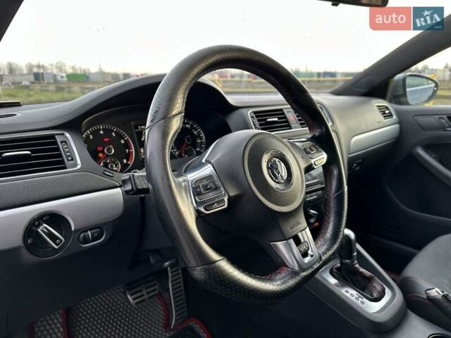 Серый Фольксваген Джетта, объемом двигателя 2 л и пробегом 167 тыс. км за 11000 $, фото 34 на Automoto.ua