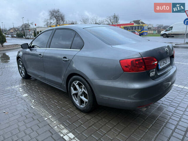 Серый Фольксваген Джетта, объемом двигателя 2.48 л и пробегом 245 тыс. км за 8000 $, фото 8 на Automoto.ua