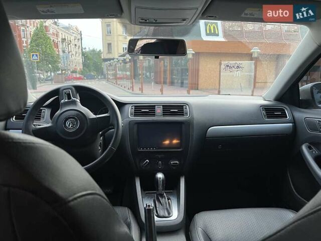 Сірий Фольксваген Джетта, об'ємом двигуна 2.48 л та пробігом 218 тис. км за 8900 $, фото 11 на Automoto.ua