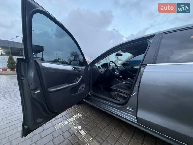 Серый Фольксваген Джетта, объемом двигателя 2.48 л и пробегом 245 тыс. км за 8000 $, фото 12 на Automoto.ua