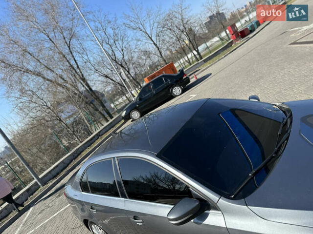 Сірий Фольксваген Джетта, об'ємом двигуна 1.8 л та пробігом 198 тис. км за 8800 $, фото 3 на Automoto.ua