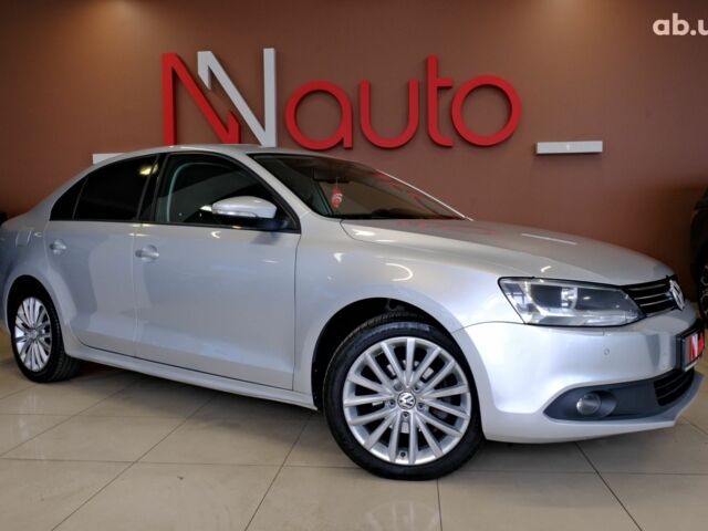 Фольксваген Джетта 2013 в Одессе на Automoto.ua Серый Фольксваген Джетта, объемом двигателя 1.6 л и пробегом 157 тыс. км за 10100 $, фото 3 на Automoto.ua
