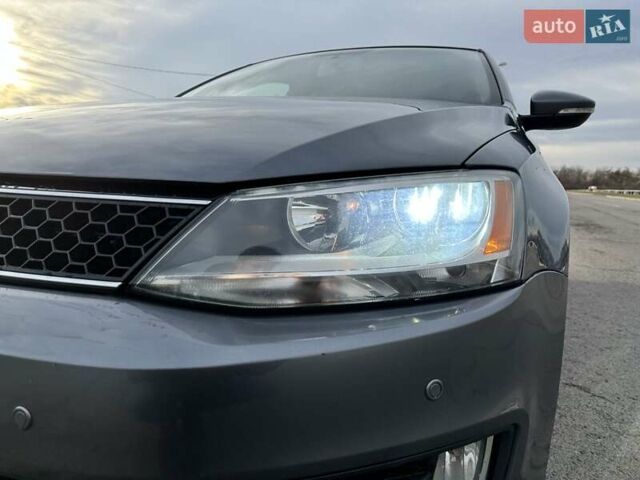 Серый Фольксваген Джетта, объемом двигателя 2 л и пробегом 167 тыс. км за 11000 $, фото 5 на Automoto.ua