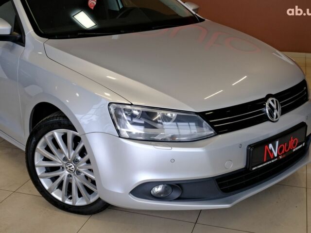 Фольксваген Джетта 2013 в Одессе на Automoto.ua Серый Фольксваген Джетта, объемом двигателя 1.6 л и пробегом 157 тыс. км за 10100 $, фото 2 на Automoto.ua