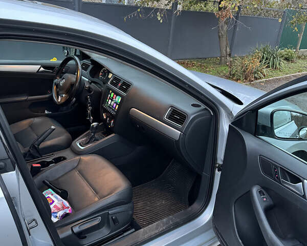 Серый Фольксваген Джетта, объемом двигателя 2.5 л и пробегом 111 тыс. км за 10500 $, фото 12 на Automoto.ua