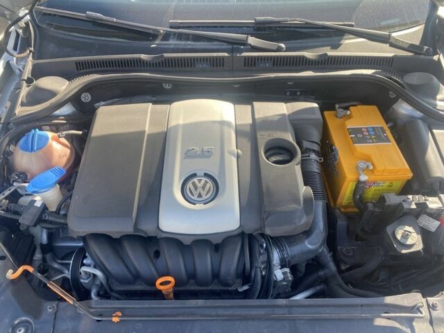 Серый Фольксваген Джетта, объемом двигателя 2.5 л и пробегом 270 тыс. км за 6900 $, фото 5 на Automoto.ua