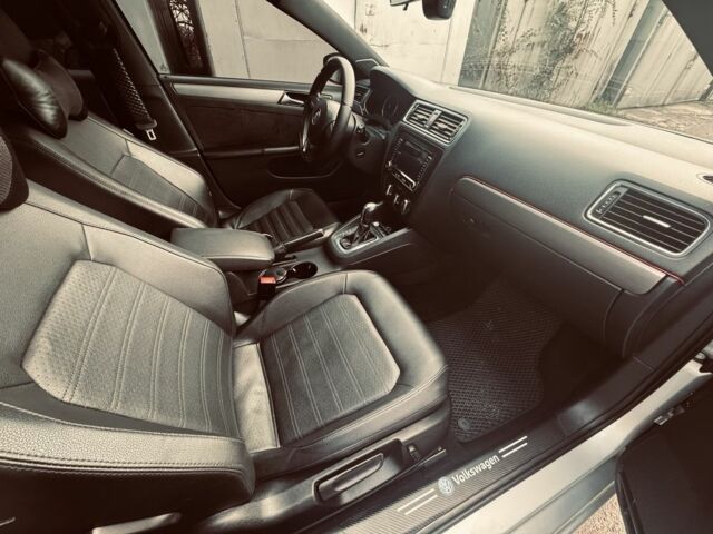 Серый Фольксваген Джетта, объемом двигателя 2.5 л и пробегом 208 тыс. км за 7999 $, фото 14 на Automoto.ua