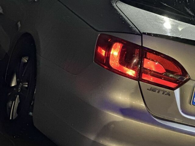 Серый Фольксваген Джетта, объемом двигателя 2.5 л и пробегом 270 тыс. км за 6900 $, фото 2 на Automoto.ua