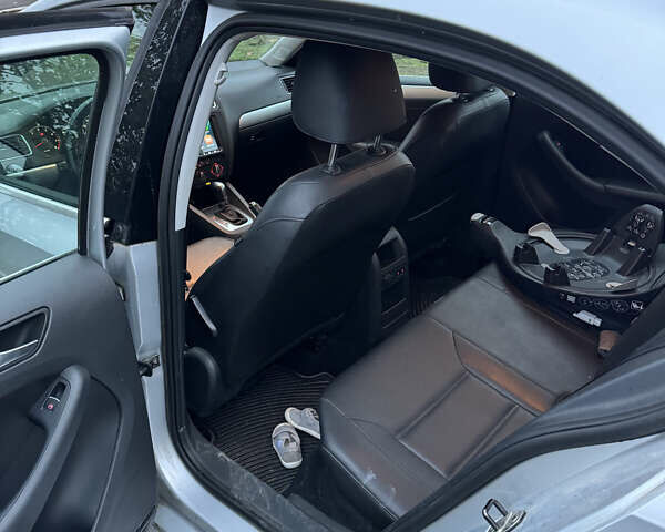 Серый Фольксваген Джетта, объемом двигателя 2.5 л и пробегом 111 тыс. км за 10500 $, фото 10 на Automoto.ua