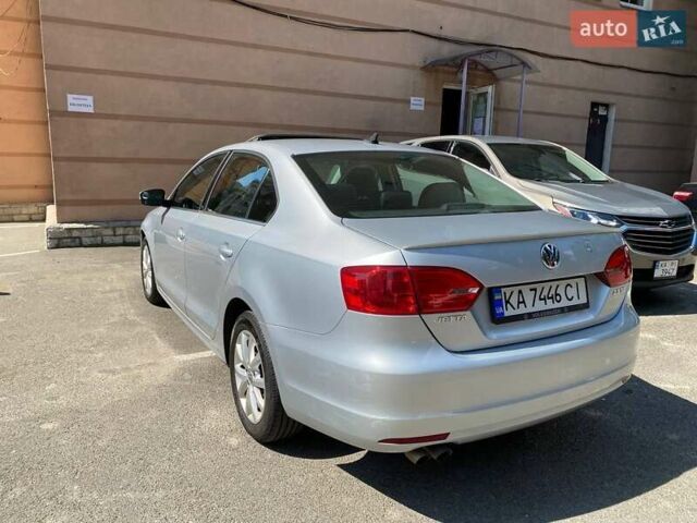 Серый Фольксваген Джетта, объемом двигателя 2.5 л и пробегом 248 тыс. км за 8800 $, фото 5 на Automoto.ua