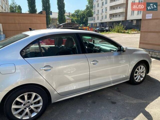 Серый Фольксваген Джетта, объемом двигателя 2.5 л и пробегом 248 тыс. км за 8800 $, фото 6 на Automoto.ua