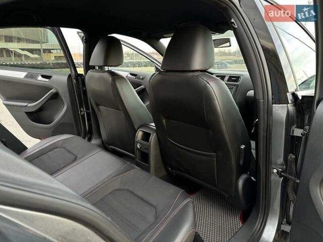 Серый Фольксваген Джетта, объемом двигателя 2 л и пробегом 167 тыс. км за 11000 $, фото 23 на Automoto.ua