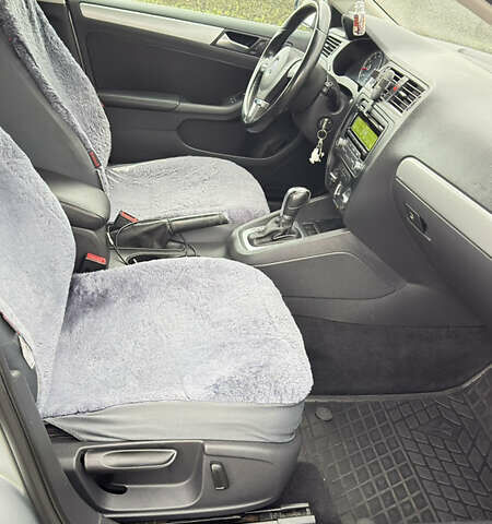 Сірий Фольксваген Джетта, об'ємом двигуна 2.5 л та пробігом 256 тис. км за 8500 $, фото 17 на Automoto.ua