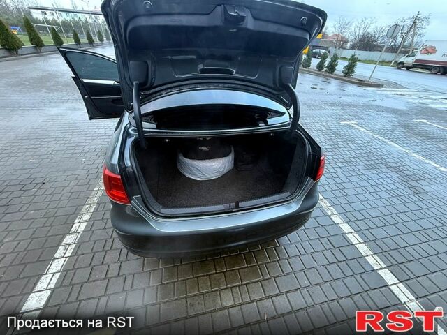 Серый Фольксваген Джетта, объемом двигателя 2.5 л и пробегом 211 тыс. км за 8000 $, фото 7 на Automoto.ua