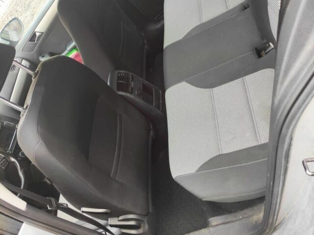 Серый Фольксваген Джетта, объемом двигателя 1.4 л и пробегом 288 тыс. км за 8000 $, фото 2 на Automoto.ua