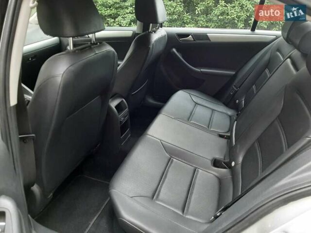 Сірий Фольксваген Джетта, об'ємом двигуна 1.8 л та пробігом 260 тис. км за 7800 $, фото 3 на Automoto.ua