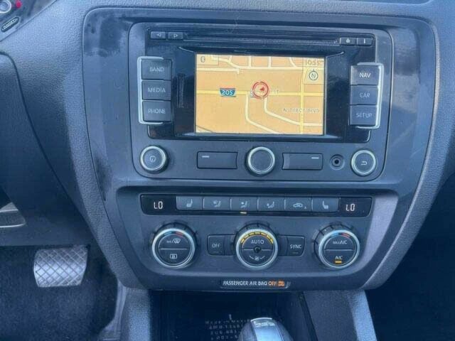 Фольксваген Джетта 2013 у Житомирі на Automoto.ua Сірий Фольксваген Джетта, об'ємом двигуна 1.4 л та пробігом 80 тис. км за 1900 $, фото 5 на Automoto.ua