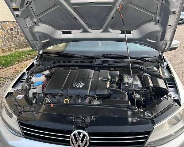 Серый Фольксваген Джетта, объемом двигателя 2.5 л и пробегом 162 тыс. км за 8500 $, фото 6 на Automoto.ua