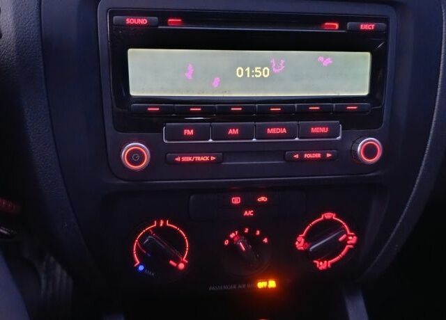 Серый Фольксваген Джетта, объемом двигателя 2 л и пробегом 173 тыс. км за 4300 $, фото 2 на Automoto.ua