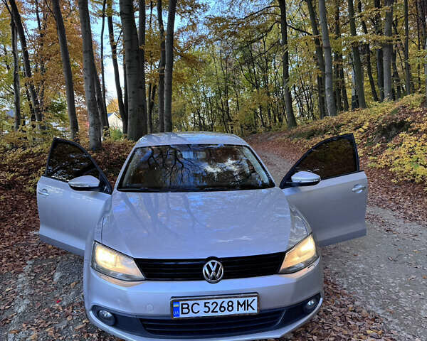 Сірий Фольксваген Джетта, об'ємом двигуна 1.39 л та пробігом 242 тис. км за 8900 $, фото 9 на Automoto.ua