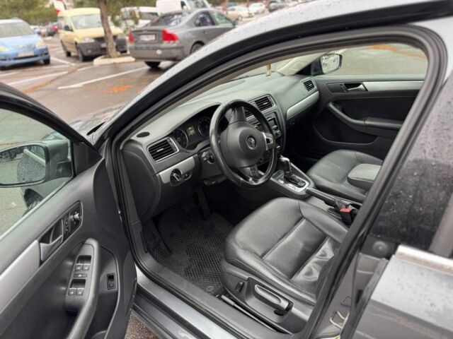 Серый Фольксваген Джетта, объемом двигателя 1.8 л и пробегом 199 тыс. км за 7599 $, фото 4 на Automoto.ua