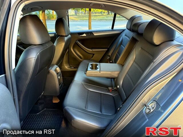 Серый Фольксваген Джетта, объемом двигателя 2 л и пробегом 270 тыс. км за 8200 $, фото 6 на Automoto.ua