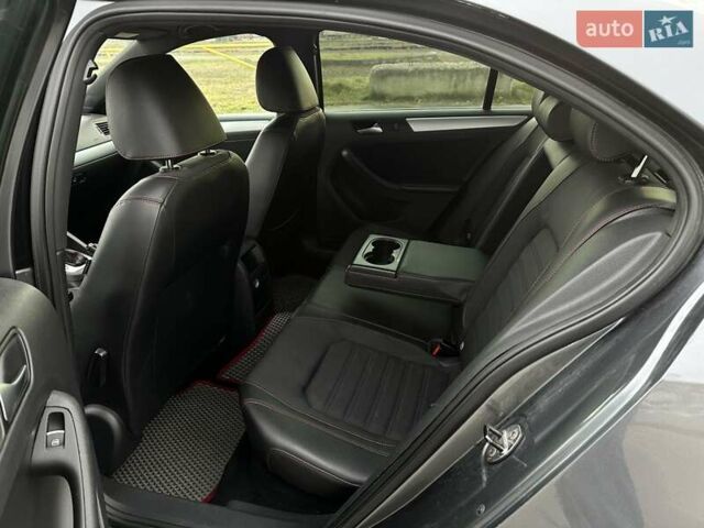 Серый Фольксваген Джетта, объемом двигателя 2 л и пробегом 167 тыс. км за 11000 $, фото 35 на Automoto.ua