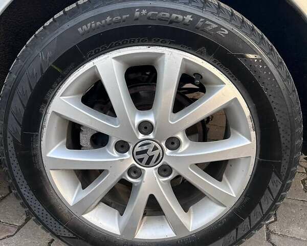 Серый Фольксваген Джетта, объемом двигателя 2.5 л и пробегом 162 тыс. км за 8500 $, фото 24 на Automoto.ua