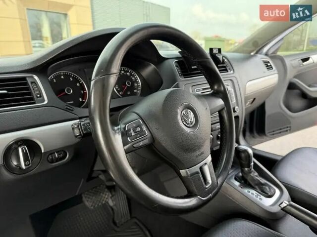 Сірий Фольксваген Джетта, об'ємом двигуна 1.8 л та пробігом 200 тис. км за 9500 $, фото 11 на Automoto.ua