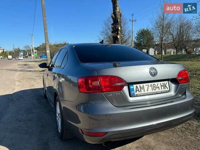 Сірий Фольксваген Джетта, об'ємом двигуна 1.6 л та пробігом 330 тис. км за 8600 $, фото 1 на Automoto.ua