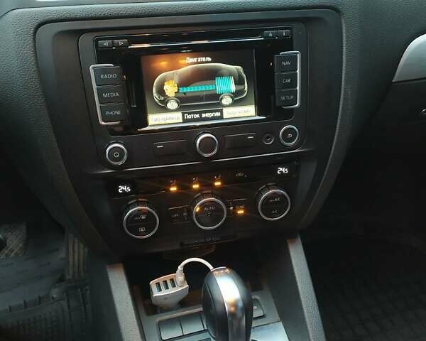 Серый Фольксваген Джетта, объемом двигателя 1.39 л и пробегом 223 тыс. км за 9900 $, фото 18 на Automoto.ua