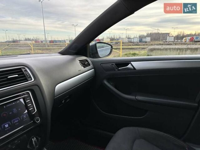 Серый Фольксваген Джетта, объемом двигателя 2 л и пробегом 167 тыс. км за 11000 $, фото 30 на Automoto.ua