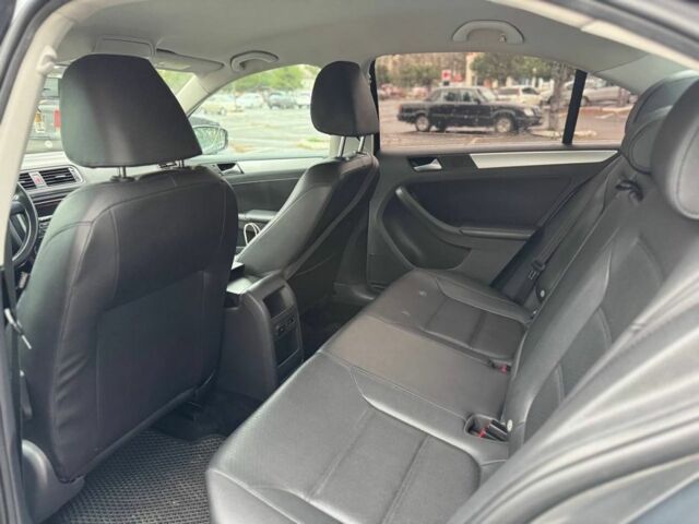 Серый Фольксваген Джетта, объемом двигателя 1.8 л и пробегом 199 тыс. км за 7599 $, фото 5 на Automoto.ua