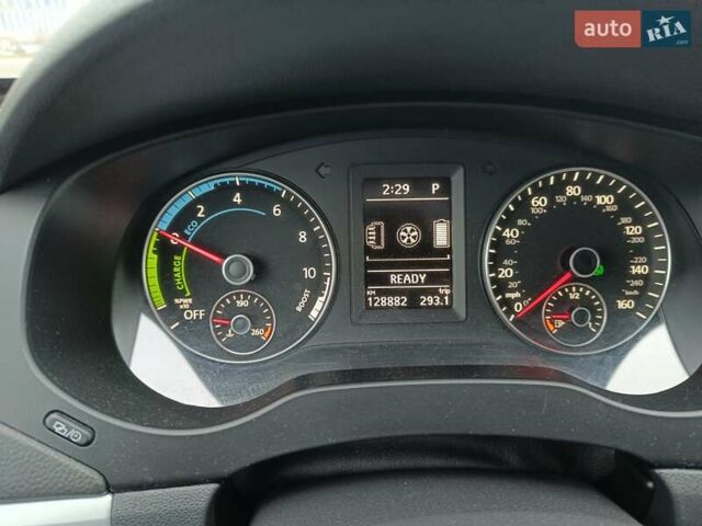 Серый Фольксваген Джетта, объемом двигателя 1.39 л и пробегом 128 тыс. км за 9500 $, фото 4 на Automoto.ua