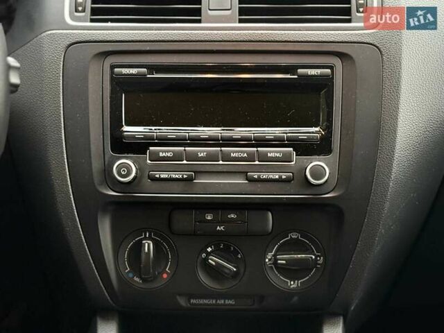 Сірий Фольксваген Джетта, об'ємом двигуна 1.8 л та пробігом 253 тис. км за 9999 $, фото 20 на Automoto.ua