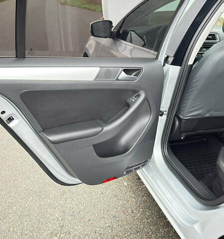 Сірий Фольксваген Джетта, об'ємом двигуна 2.5 л та пробігом 256 тис. км за 8500 $, фото 15 на Automoto.ua