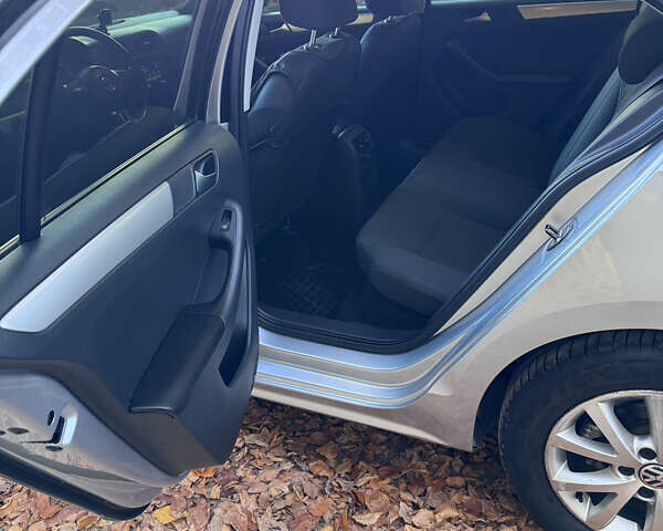 Сірий Фольксваген Джетта, об'ємом двигуна 1.39 л та пробігом 242 тис. км за 8900 $, фото 13 на Automoto.ua