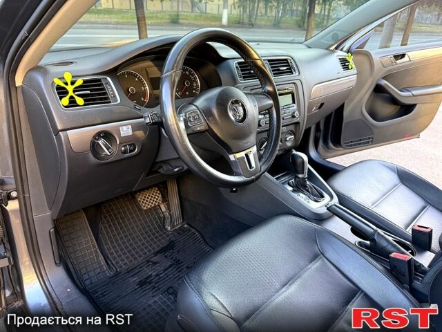 Серый Фольксваген Джетта, объемом двигателя 2 л и пробегом 270 тыс. км за 8200 $, фото 5 на Automoto.ua