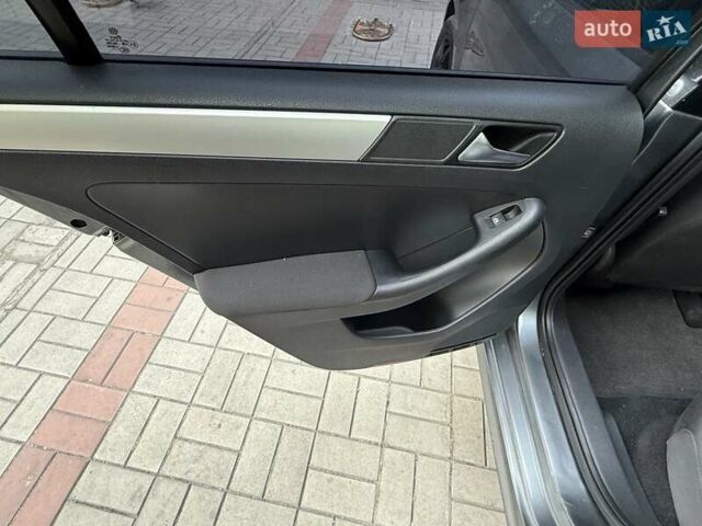 Сірий Фольксваген Джетта, об'ємом двигуна 1.98 л та пробігом 219 тис. км за 7999 $, фото 18 на Automoto.ua