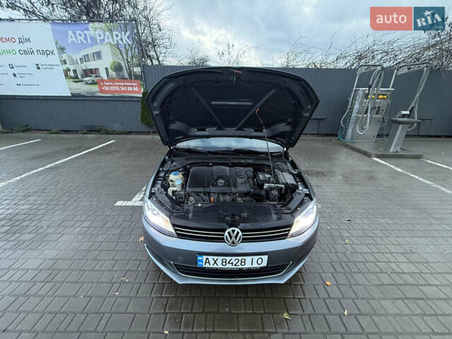 Серый Фольксваген Джетта, объемом двигателя 2.48 л и пробегом 245 тыс. км за 8000 $, фото 9 на Automoto.ua