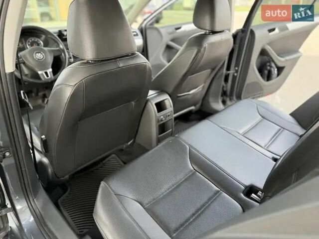 Сірий Фольксваген Джетта, об'ємом двигуна 1.8 л та пробігом 200 тис. км за 9500 $, фото 20 на Automoto.ua