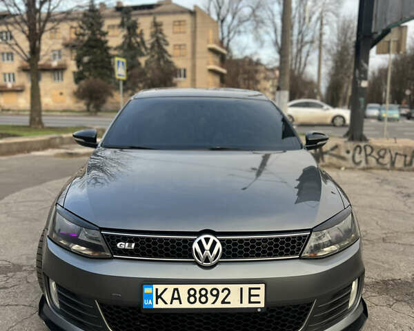 Серый Фольксваген Джетта, объемом двигателя 1.95 л и пробегом 196 тыс. км за 12300 $, фото 5 на Automoto.ua