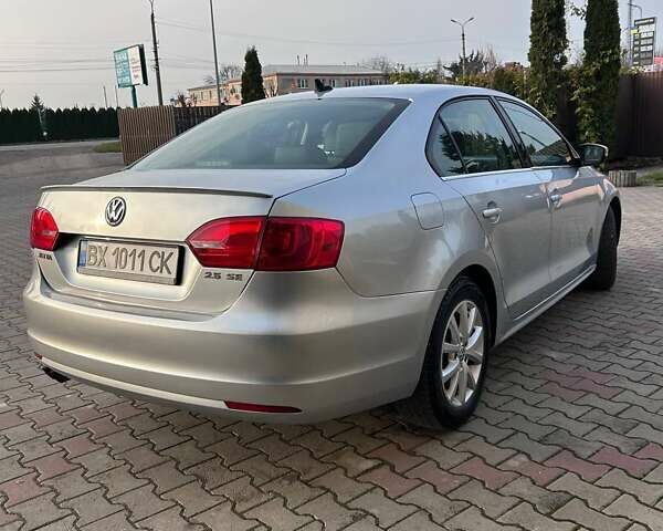 Серый Фольксваген Джетта, объемом двигателя 2.5 л и пробегом 162 тыс. км за 8500 $, фото 2 на Automoto.ua