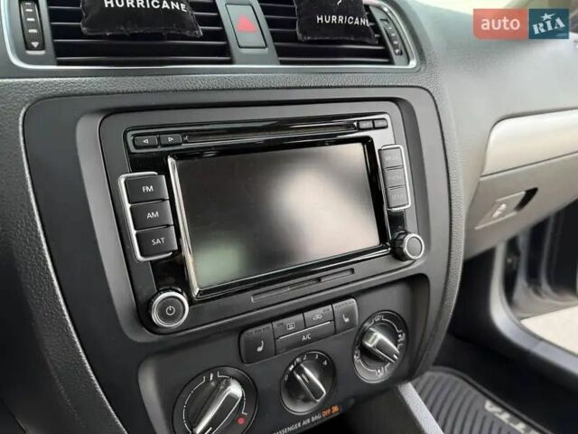 Сірий Фольксваген Джетта, об'ємом двигуна 1.8 л та пробігом 200 тис. км за 9500 $, фото 13 на Automoto.ua