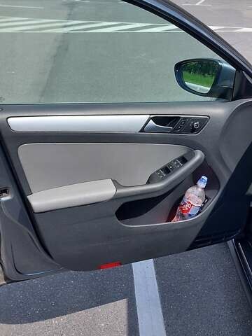 Серый Фольксваген Джетта, объемом двигателя 1.4 л и пробегом 250 тыс. км за 10450 $, фото 6 на Automoto.ua