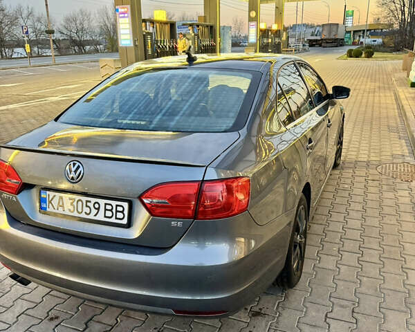Фольксваген Джетта 2013 в Киеве на Automoto.ua Серый Фольксваген Джетта, объемом двигателя 1.8 л и пробегом 205 тыс. км за 7600 $, фото 5 на Automoto.ua