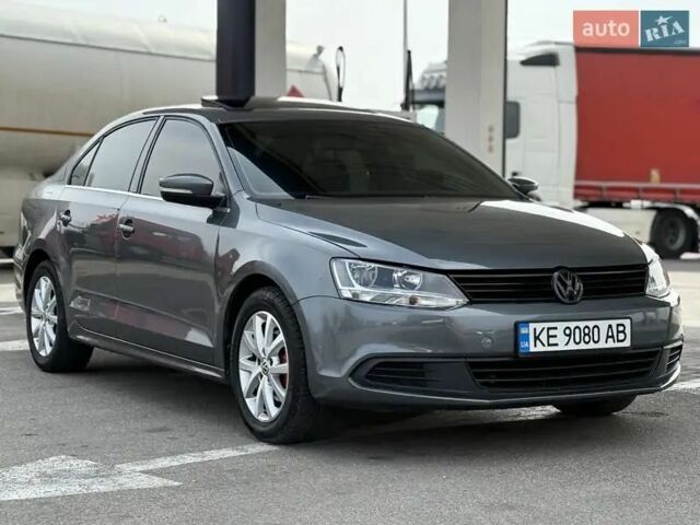 Сірий Фольксваген Джетта, об'ємом двигуна 1.8 л та пробігом 200 тис. км за 9500 $, фото 3 на Automoto.ua